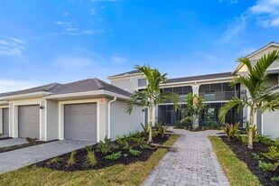 19015 Scallop Lp in Lakewood Ranch, FL - Building Photo