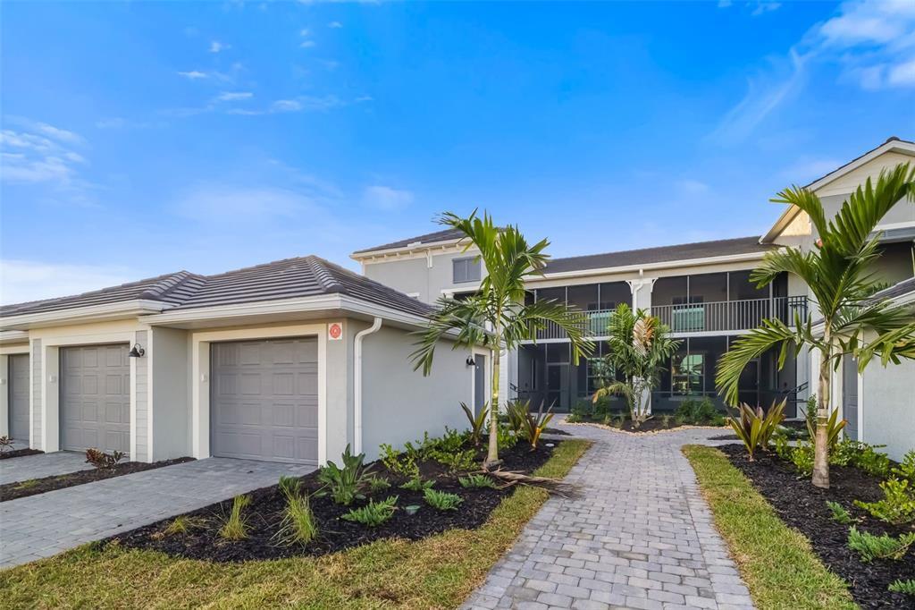 19015 Scallop Lp in Lakewood Ranch, FL - Building Photo