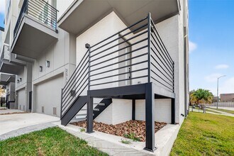 2511 N MacGregor Way in Houston, TX - Building Photo - Building Photo