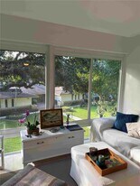 5141 W Oakland Park Blvd in Lauderdale Lakes, FL - Building Photo