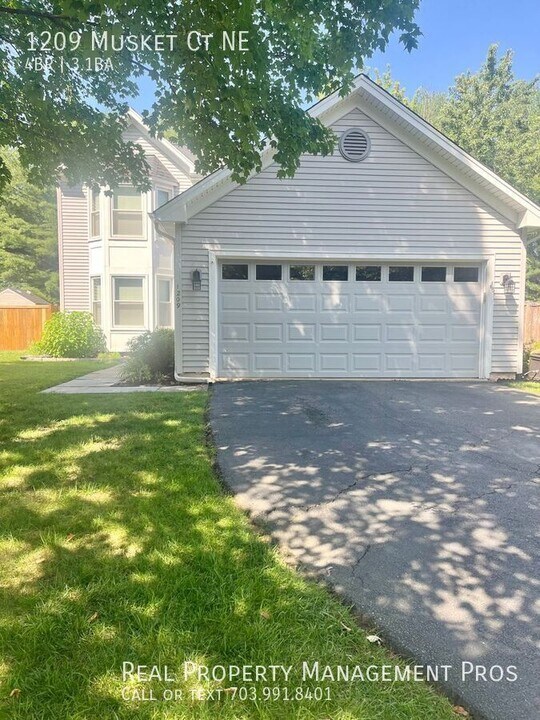 1209 Musket Ct NE in Leesburg, VA - Building Photo