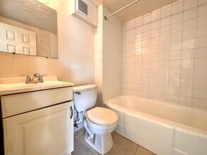 2005 Broward Ave-Unit -1 in West Palm Beach, FL - Foto de edificio - Building Photo