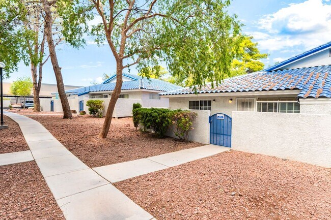 2116 Bavington Dr in Las Vegas, NV - Building Photo - Building Photo