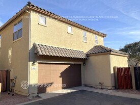 1447 S Ponderosa Dr in Gilbert, AZ - Building Photo