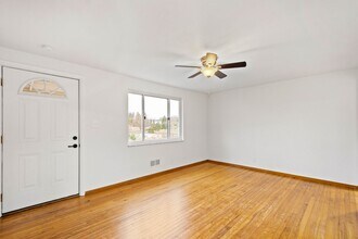 3103 McRoberts Rd in Castle Shannon, PA - Building Photo - Building Photo