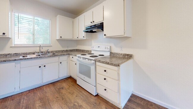 5968 Park Ave, Unit 2 in Marysville, CA - Building Photo - Building Photo