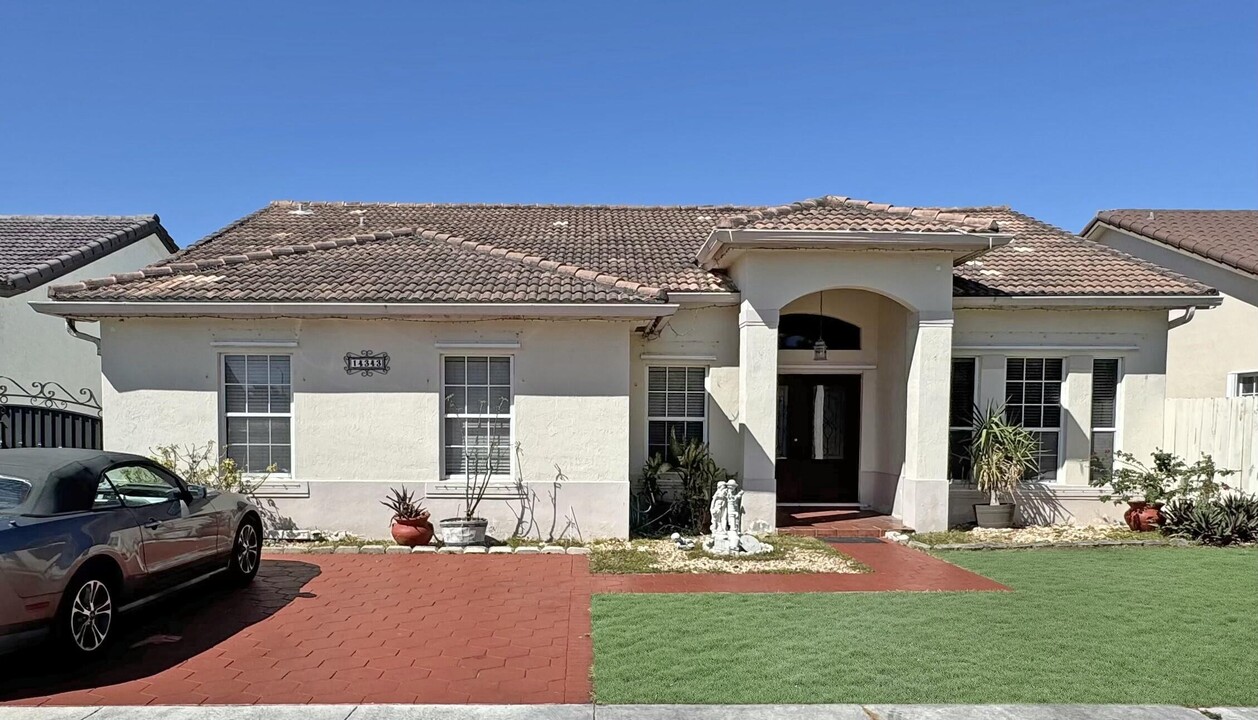 14343 SW 11th Terrace in Miami, FL - Building Photo