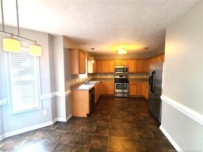 2252 Cliff Swallow Drive in Fayetteville, NC - Building Photo - Building Photo