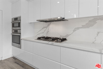 16731 Parthenia St in Los Angeles, CA - Building Photo - Building Photo