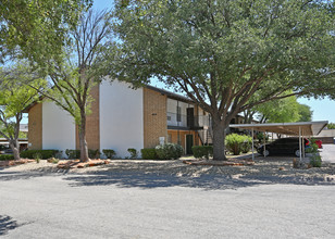 Southland Arms in San Angelo, TX - Foto de edificio - Building Photo