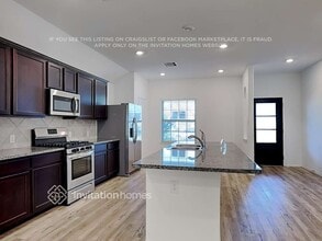 502 Pecan Landing Ln in La Marque, TX - Foto de edificio - Building Photo