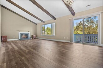 4 Hills Ln in Westport, CT - Building Photo - Building Photo