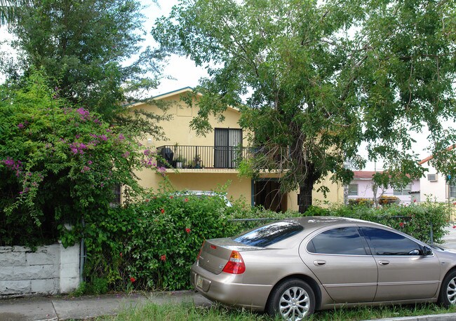 1944 SW 6th St in Miami, FL - Building Photo - Building Photo