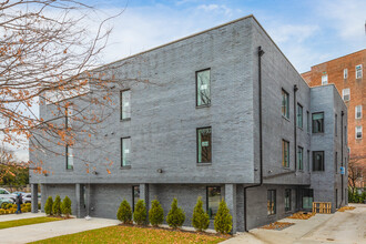 271 McDonald Ave in Brooklyn, NY - Foto de edificio - Building Photo