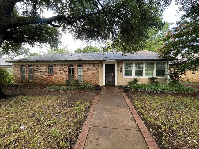 1006 Holly Hill Ct