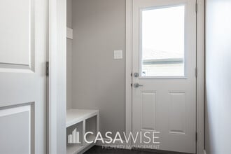 556 Kleins Cres in Leduc, AB - Building Photo - Building Photo