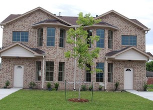 Champions Valley Townhomes in Houston, TX - Building Photo - Building Photo