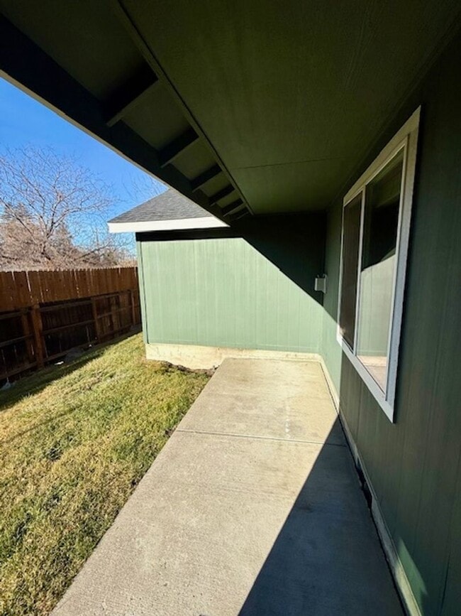61383 Kobe St in Bend, OR - Building Photo - Building Photo