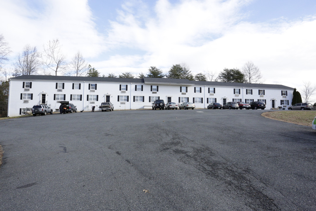 Garrisonville Apartments in Stafford, VA - Building Photo