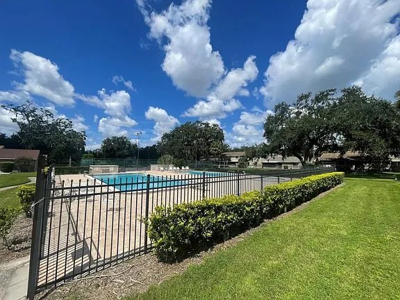 8622 Cattail Dr in Tampa, FL - Building Photo - Building Photo