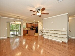 1402 Parker Ln-Unit -9 in Austin, TX - Building Photo - Building Photo