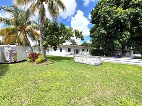 13101 NW Miami Ct in Miami, FL - Building Photo - Building Photo