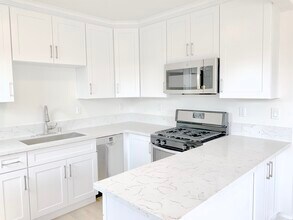 2022 W 35th St, Unit 2022 1.5 in Los Angeles, CA - Foto de edificio - Building Photo