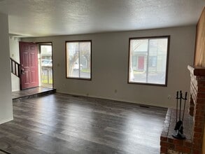 1188 Morrow Rd in Medford, OR - Building Photo - Building Photo