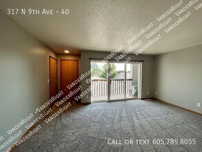 317 9th Ave in Brandon, SD - Building Photo - Building Photo
