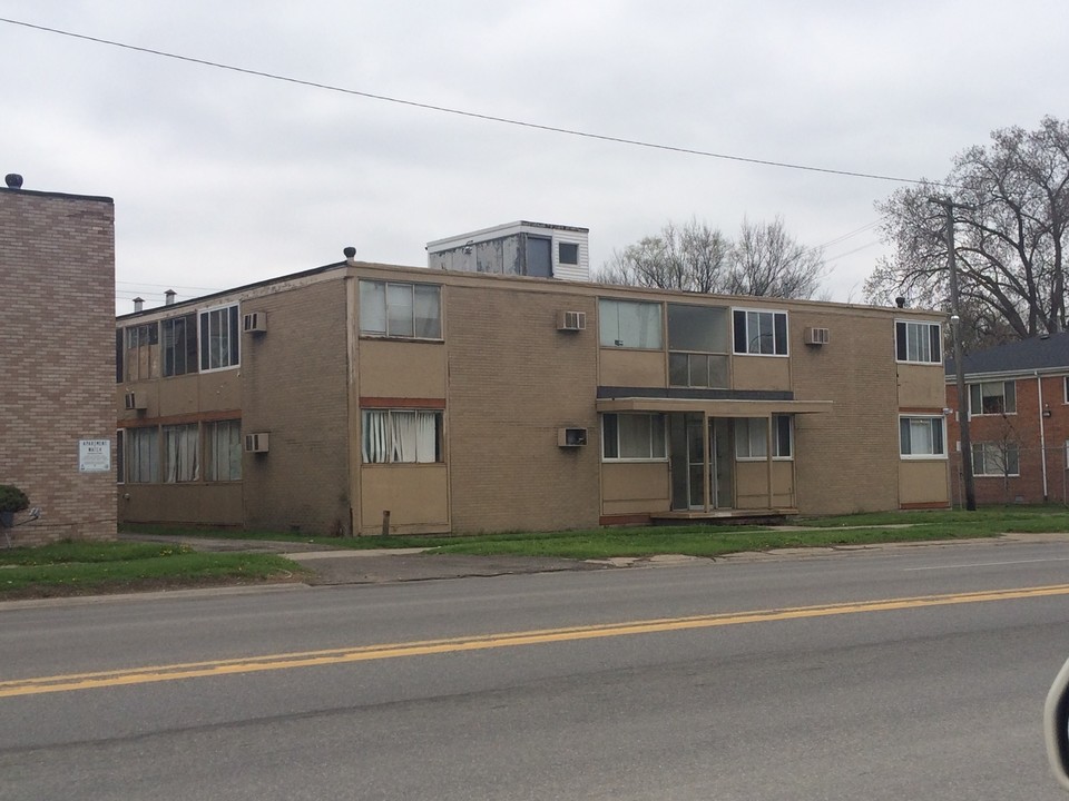 15000 Greenfield Rd in Detroit, MI - Building Photo