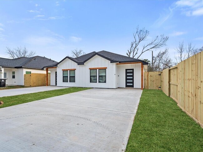 9114 Everglade Dr in Houston, TX - Building Photo - Building Photo