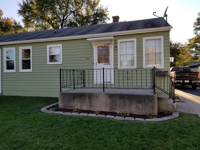 property at 912 N Washington St