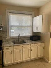 34 Eppirt St in East Orange, NJ - Foto de edificio - Building Photo