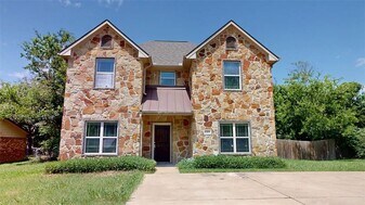 1221 Neal Pickett Dr in College Station, TX - Building Photo