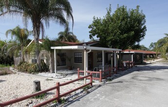 Belmont Apartments in North Fort Myers, FL - Building Photo - Building Photo