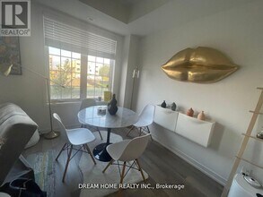 7 Heswall Ln in Newmarket, ON - Building Photo - Building Photo