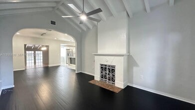 1824 SW 24th St in Miami, FL - Building Photo - Building Photo
