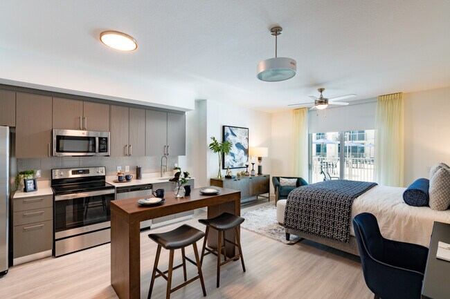 Platform 3750 Apartment Homes in Coconut Grove, FL - Building Photo - Interior Photo
