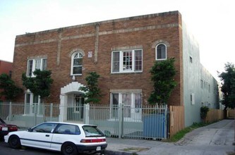 5522 Sierra Vista Ave in Los Angeles, CA - Foto de edificio - Building Photo