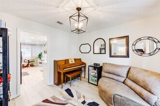 6622 Rockergate Dr in Missouri City, TX - Foto de edificio - Building Photo