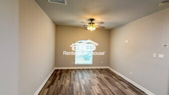 7823 Gladstone St in Houston, TX - Building Photo