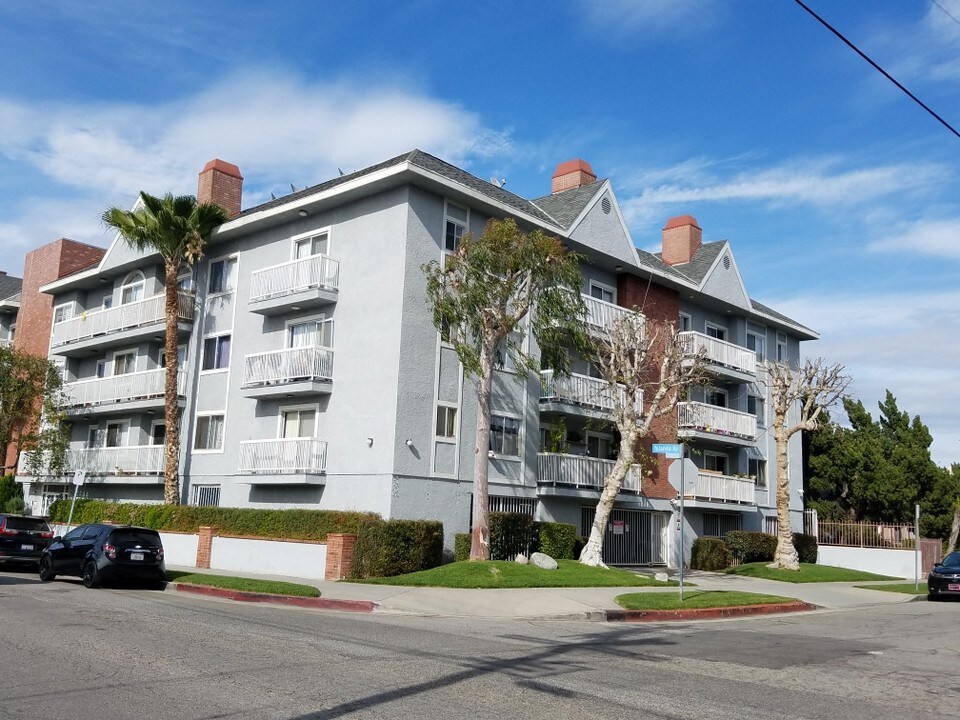 5544 Yolanda Ave in Los Angeles, CA - Building Photo