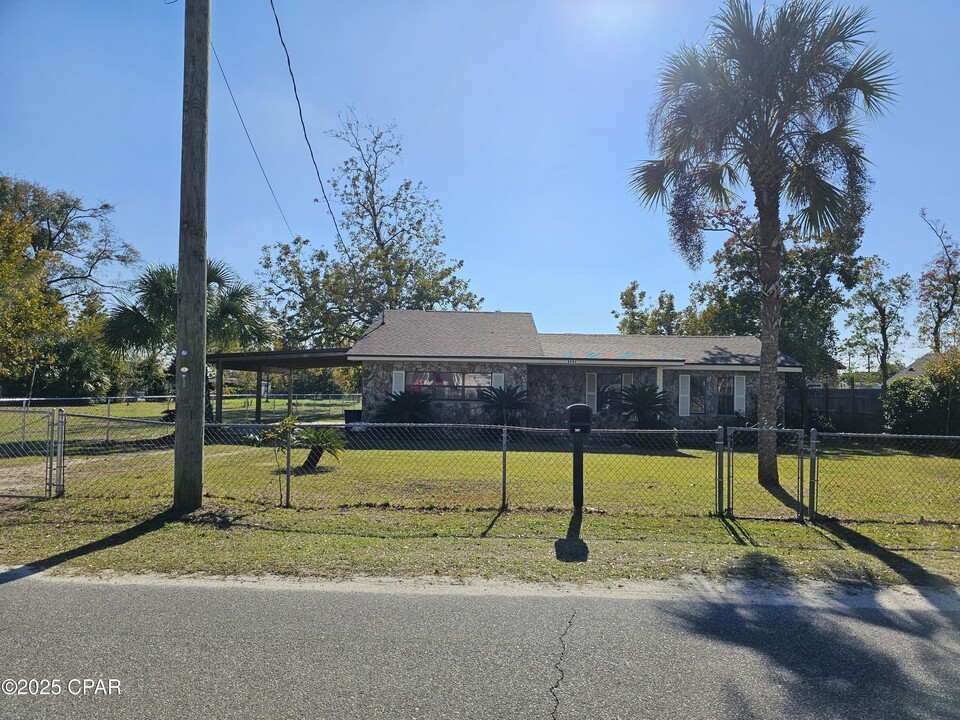 1014 E 26th St in Panama City, FL - Building Photo