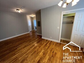 4548 W George St in Chicago, IL - Foto de edificio - Building Photo