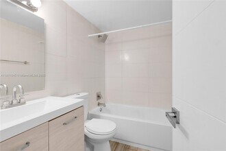 810 Salzedo St in Coral Gables, FL - Building Photo - Building Photo