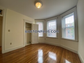 117 Park Dr in Boston, MA - Building Photo - Building Photo