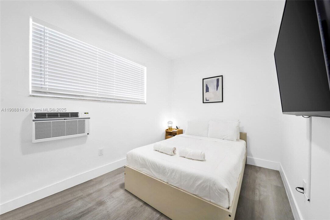 1029 SW 5th St in Miami, FL - Building Photo