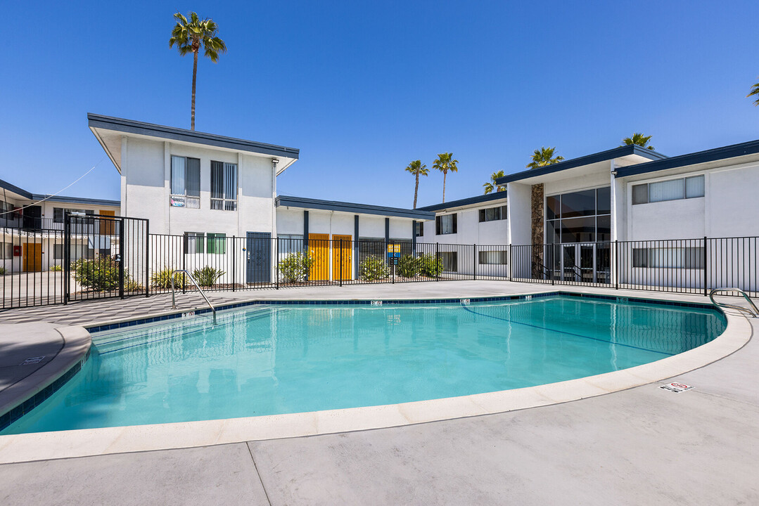 State in San Diego, CA - Building Photo