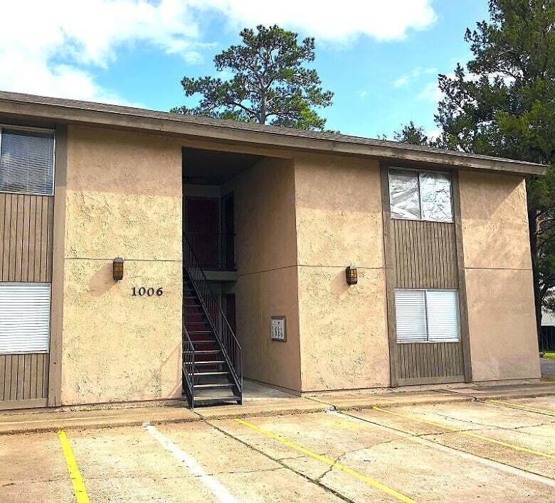 1006 N Houston Ave in Livingston, TX - Building Photo