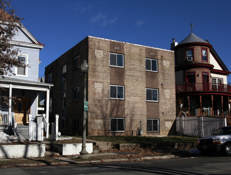 807 Varnum St NW in Washington, DC - Building Photo